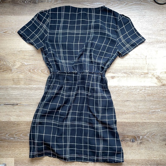 Black wrap dress - Picture 3 of 3